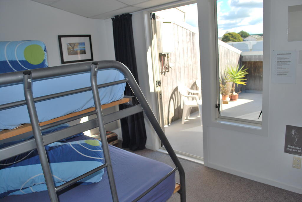 Loft 109 Backpackers Hostel Tauranga Room photo