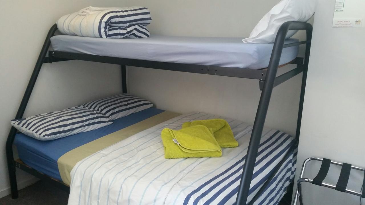 Loft 109 Backpackers Hostel Tauranga Exterior photo
