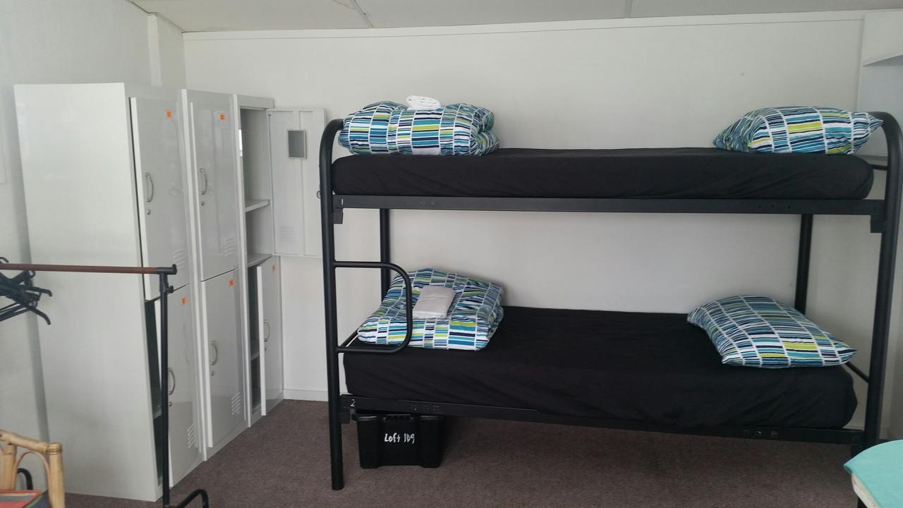 Loft 109 Backpackers Hostel Tauranga Exterior photo